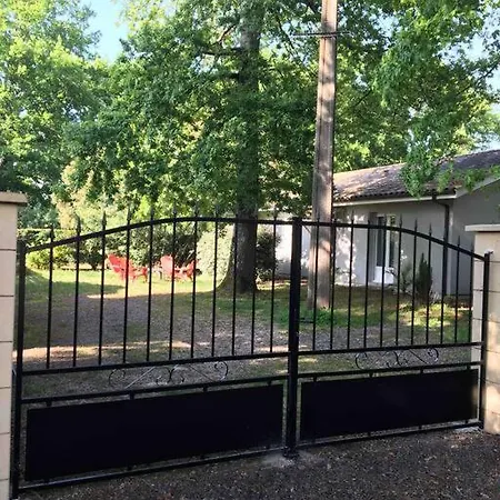 Holiday home Maison Avec Jardin Au Coeur Du Bassin D'arcachon *